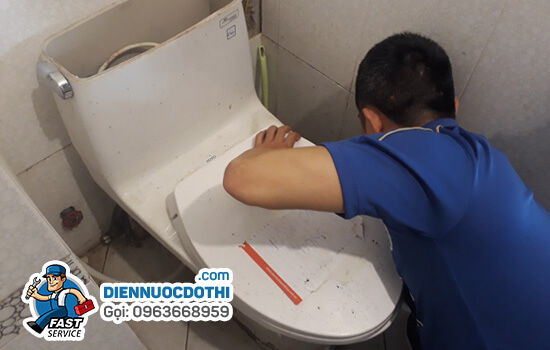 Chia sẻ mẹo sửa bồn cầu bị rò rỉ nước Chia sẻ mẹo sửa bồn cầu bị rò rỉ nước